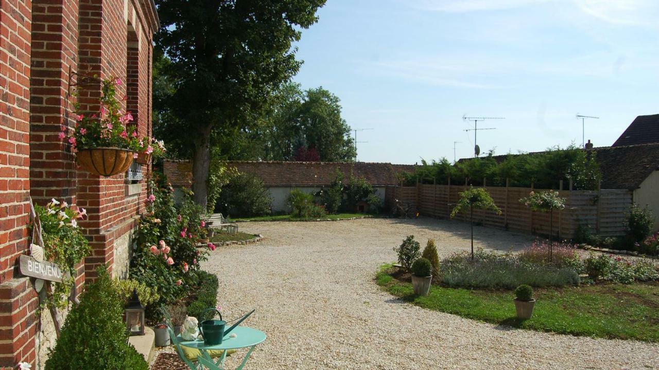 Le Manoir Du Menillet Bed and Breakfast Bornel Exteriör bild